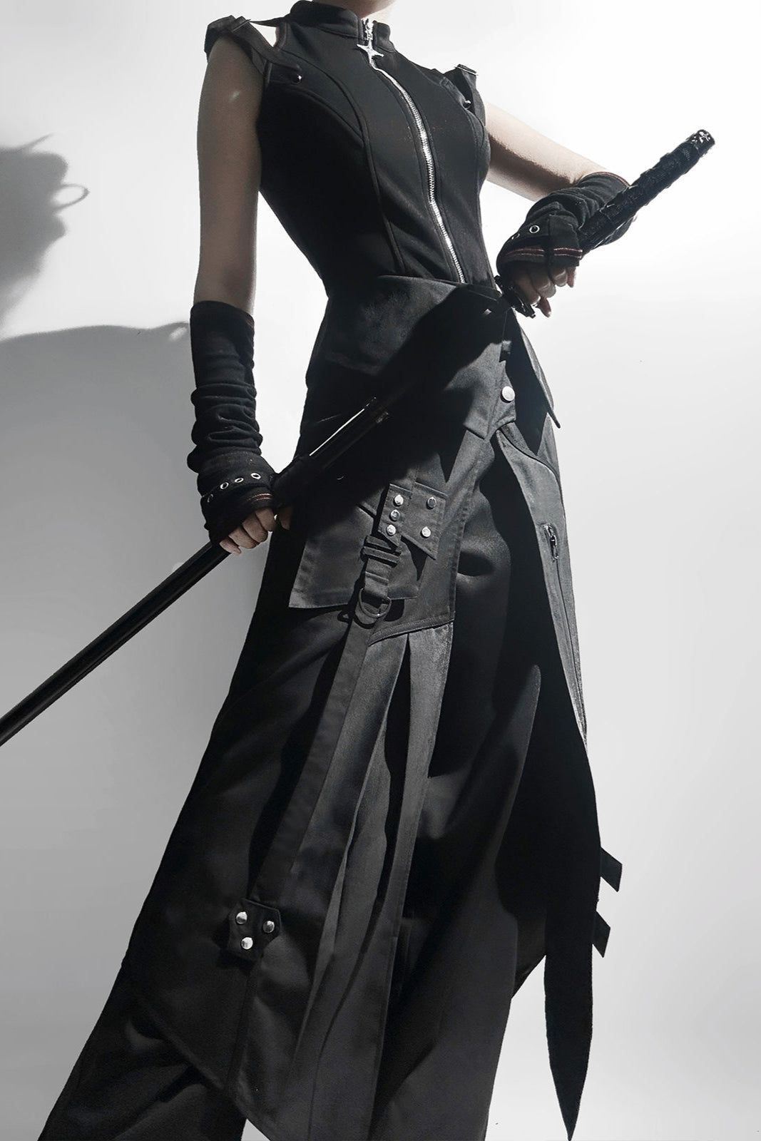 Dark mode sleeveless top + long pants + mode pants