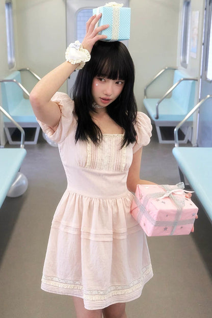 ピンクレーヨンレースパフドレス