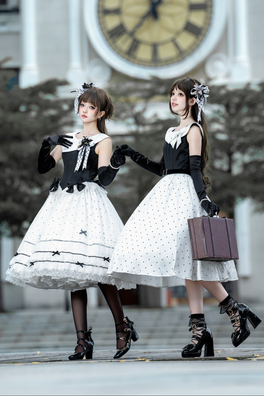 [Reservierungsfrist: 17. August] Elegantes klassisches Lolita-Kleid mit Polka Dots und Schleife (mit Schnallengürtel & Schleifenbrosche)