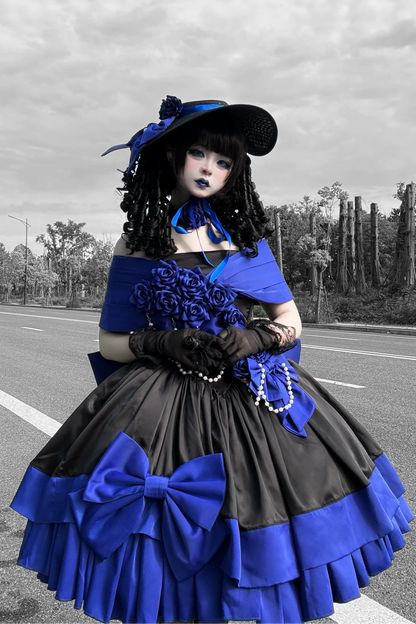 [Vorbestellfrist: 28. Juni] Blau-schwarzes Prinzessinnen-Lolita-Kleid mit Rosenband und freien Schultern + Komplettset + Accessoires (Hut Choker)