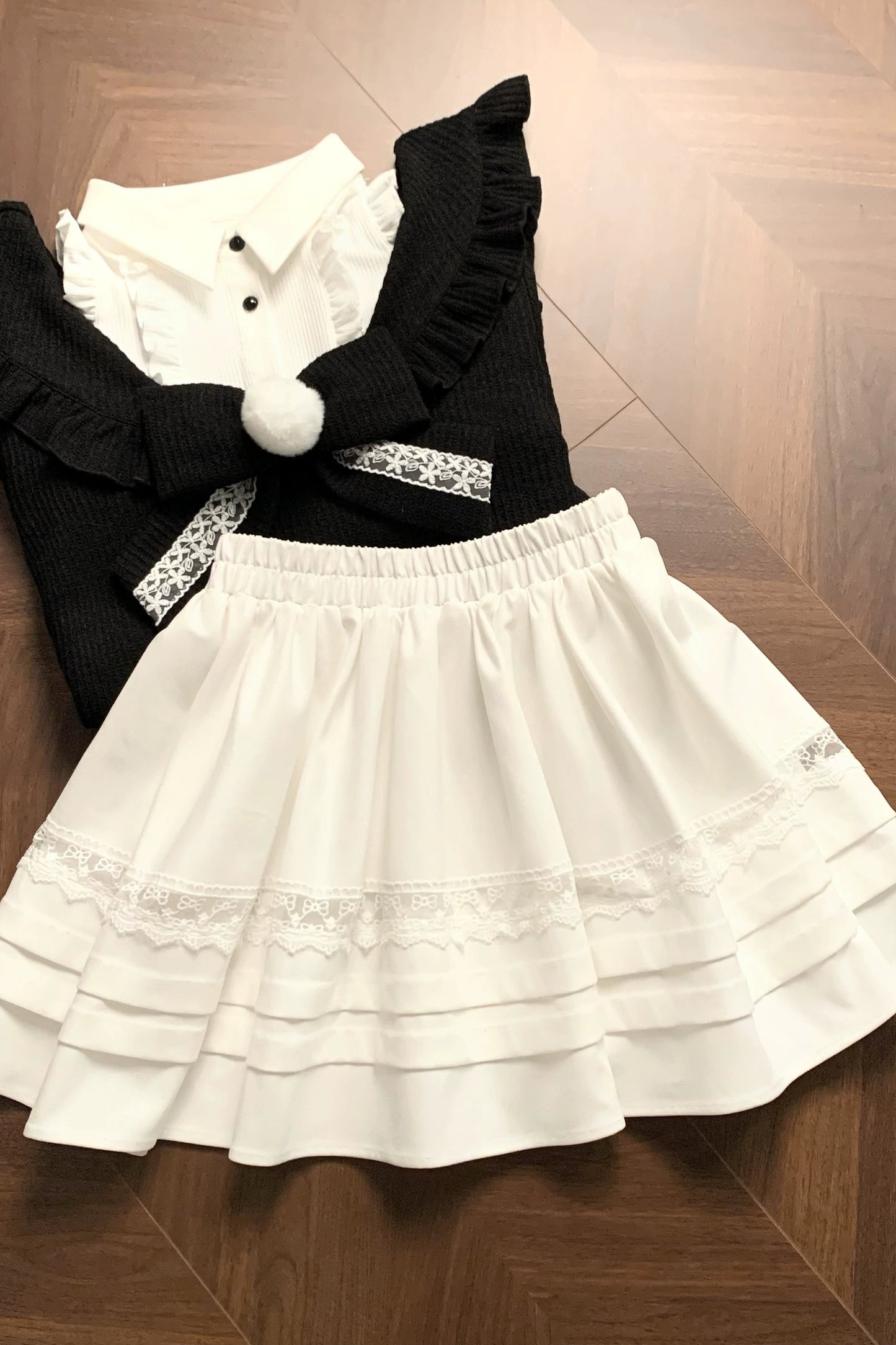 キュートオフショルダーセーター+スカート