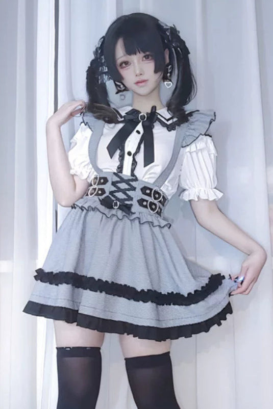 Schulterfreies Spitzenoberteil + Trägerrock