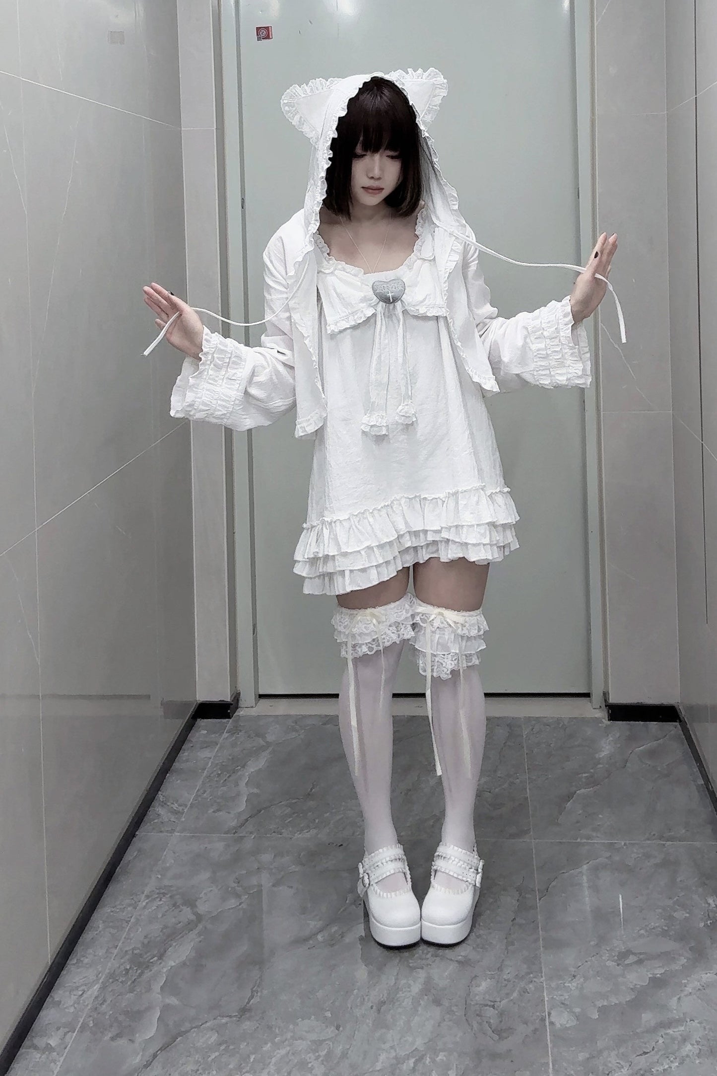 Vestido camisero de muñeca con corazón cruzado