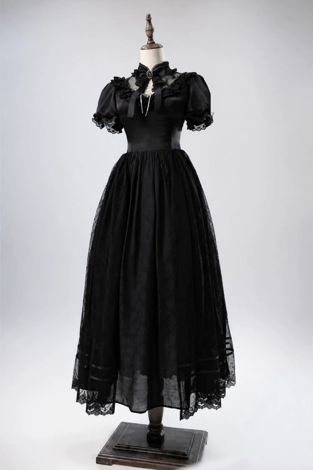 【11月2日予約締切】Born Nocturne Black Gothic Puff Sleeve Lace Layered Long Dress (with Bow Tie) + Embroidered Corset Belt + Detachable Oversized Bell Sleeves