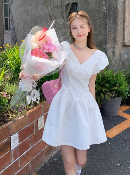 Pure White Dress x Flower Dark Dress