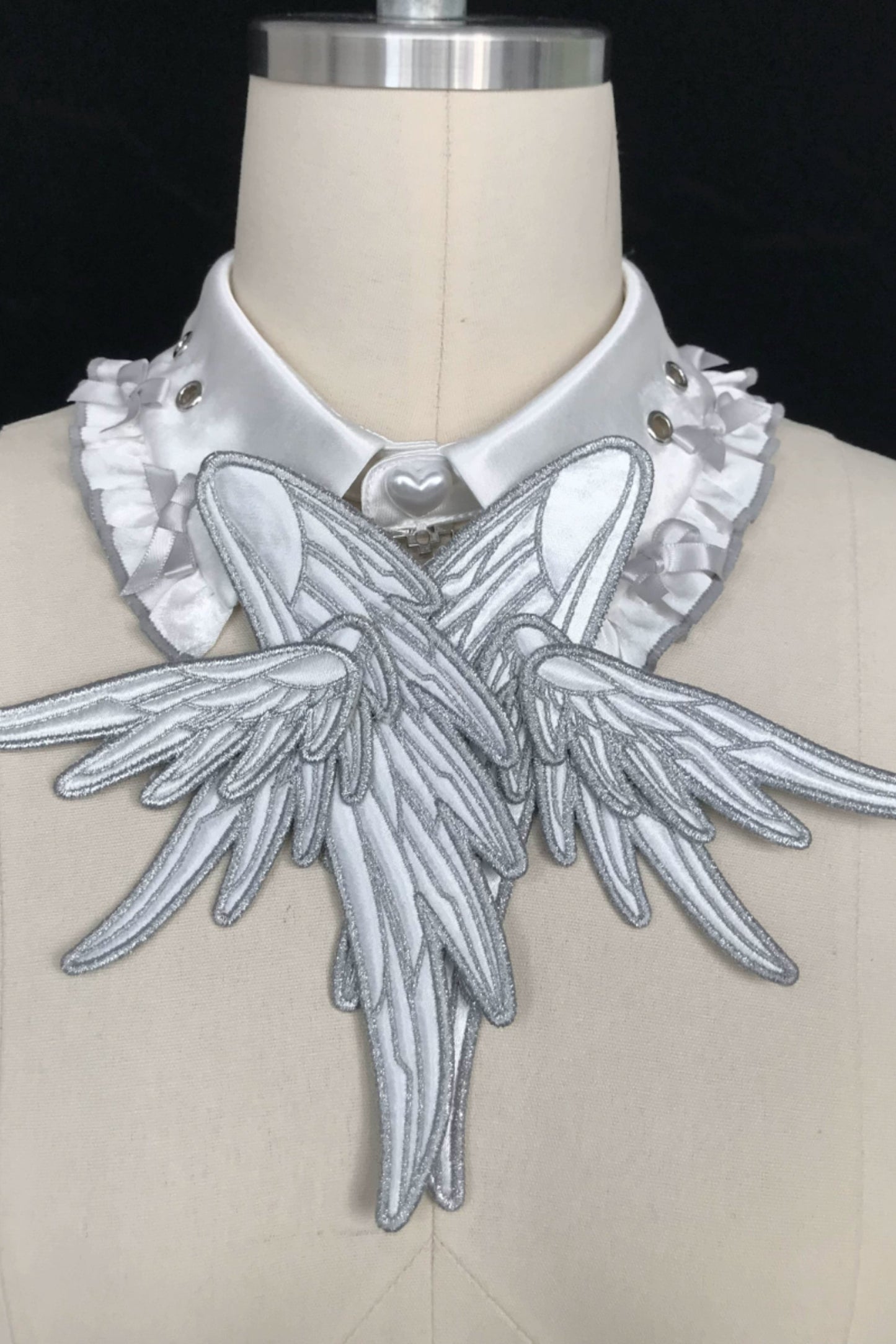 天使の羽刺繍シャツカラー