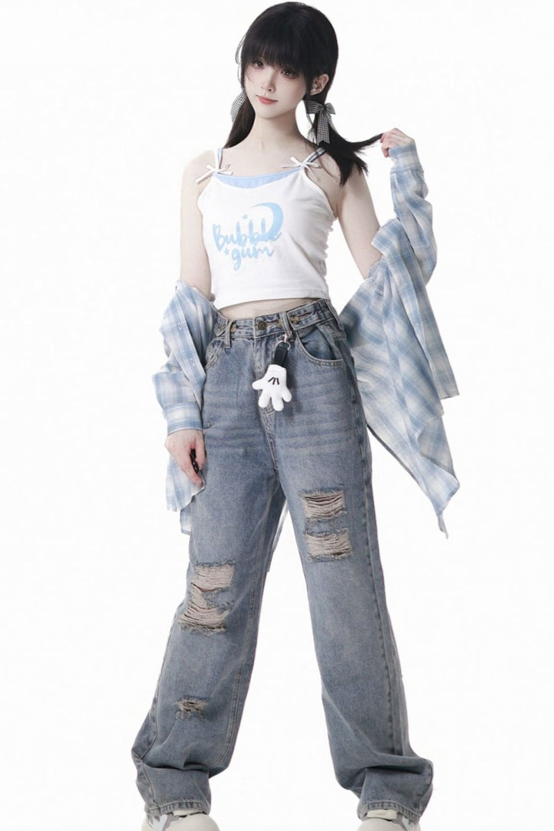 チェックシャツ＋キャミソール＋デニムパンツ