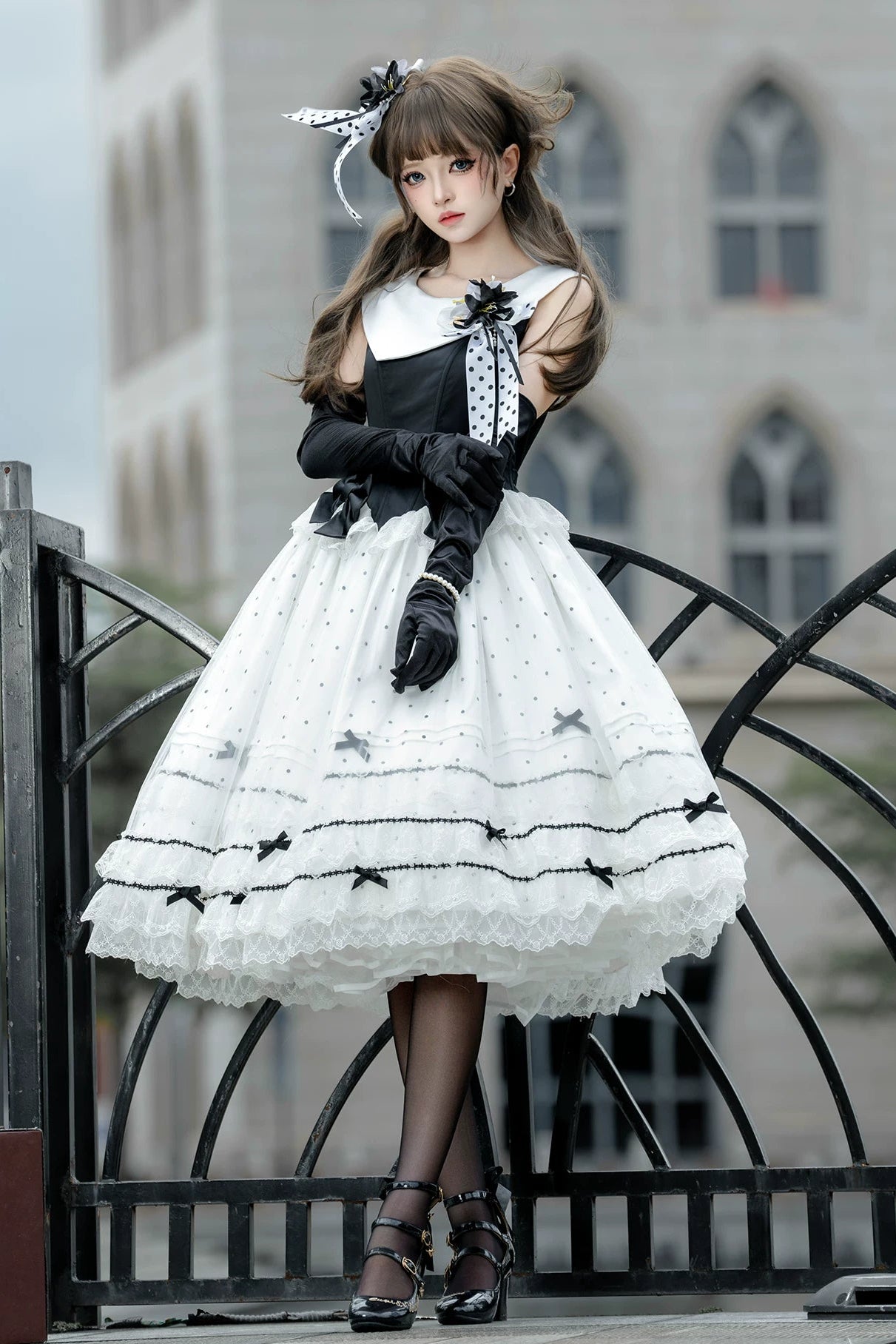 [Date limite de réservation : 17 août] Robe lolita élégante à pois, col classique, superposition de tulle et ruban + ensemble complet