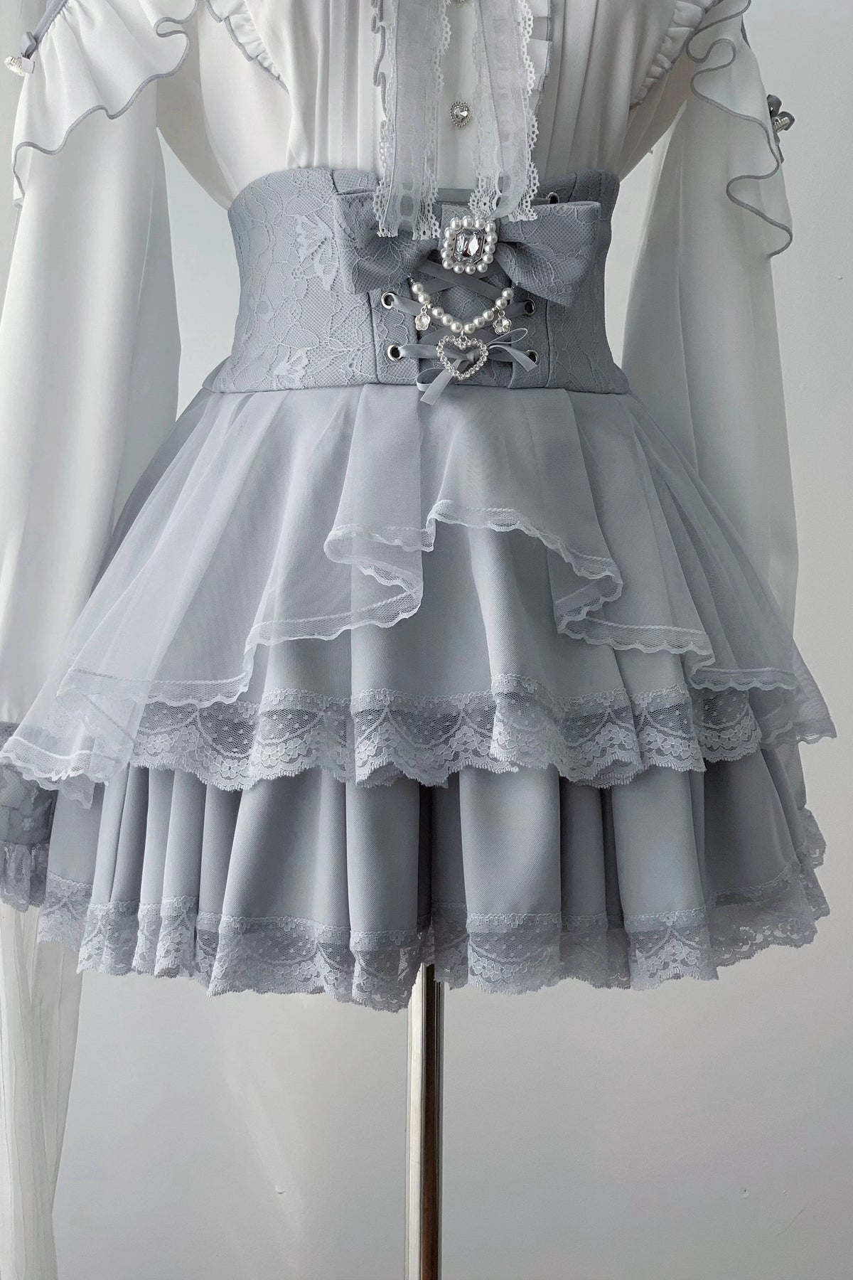 【11月15日予約締切】Light Blue Lace Collar Frill Shirt + Pearl Bow Layered Lace Skirt + Rhinestone Ribbon Tie