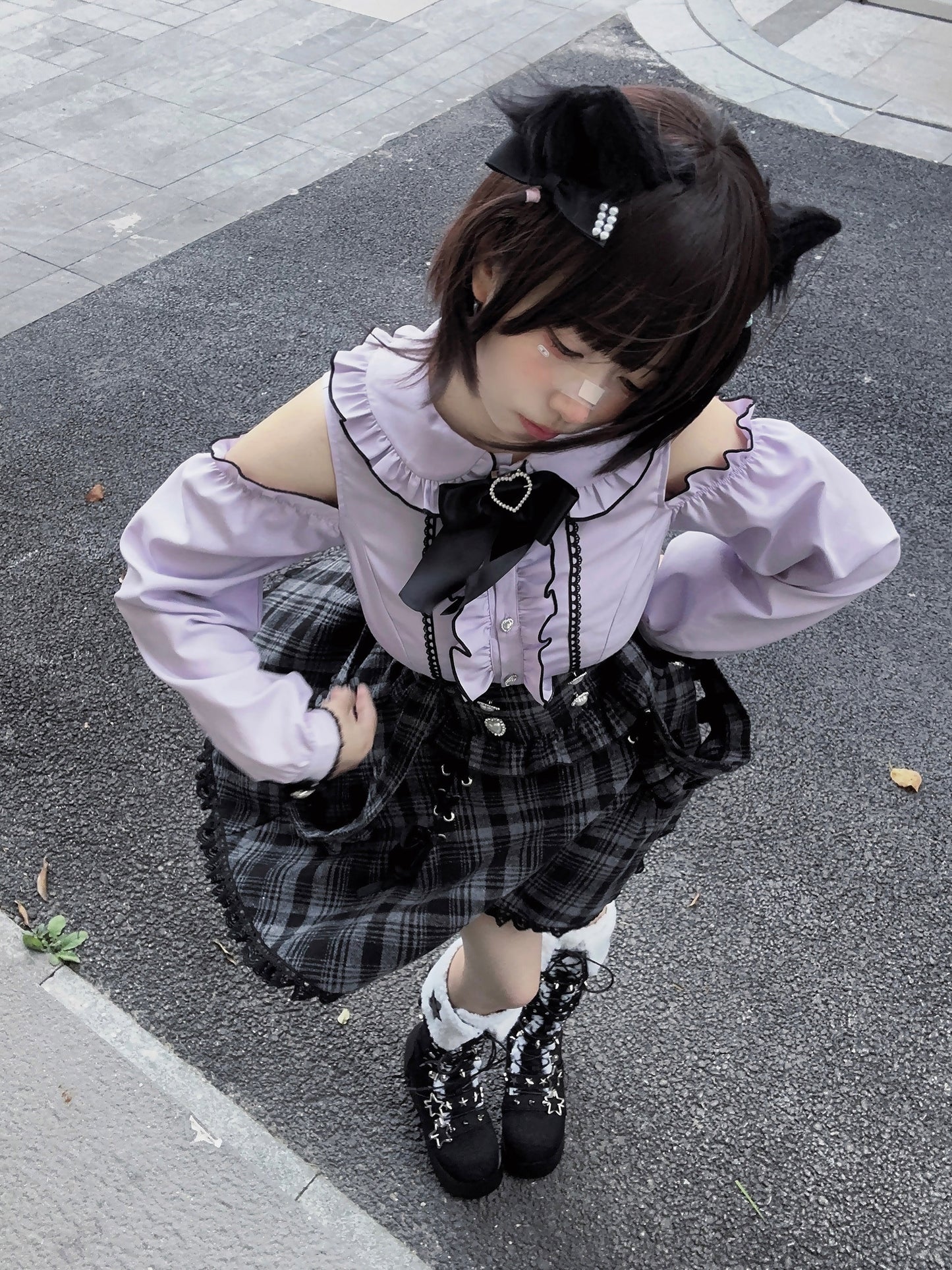 Landmine off -shoulder ribbon blouse + check suspender skirt