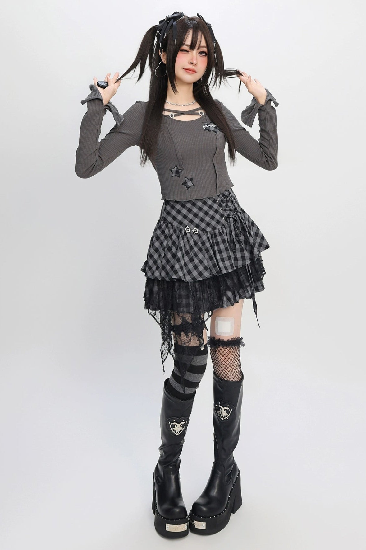 アビースリムショートトップス+チェックレーススカート