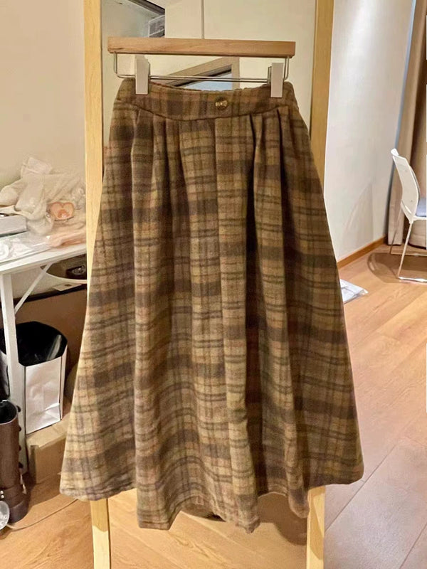 Retro green horn button cardigan knit jacket + striped shirt + checked skirt