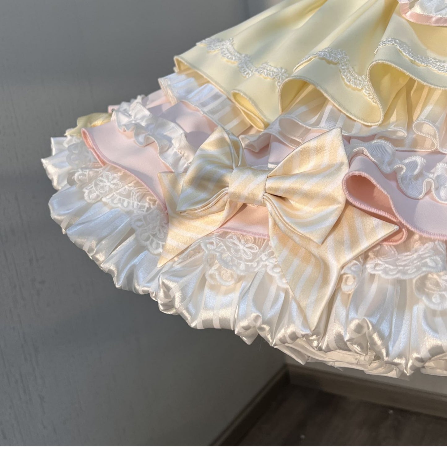 [Deadline for reservations: February 26] Sweet Rabbit Tea Time Apron Dress Setup