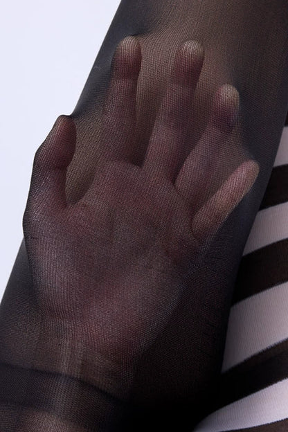 ゴシックアシンメトリカルスボーダータイツ