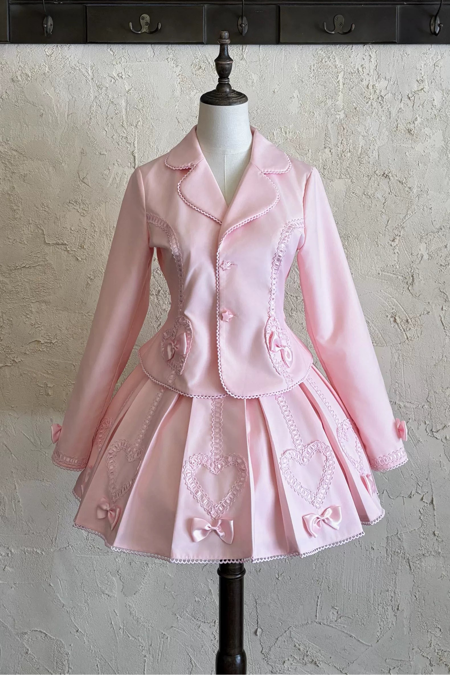 [Pre-order Deadline: June 28] Pink/Gray Vintage Lolita Heart Ribbon Tailored Jacket + Skirt + Tie
