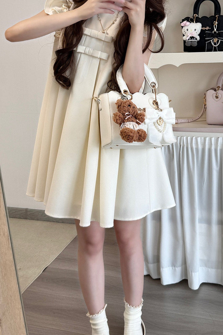 [Pre-order Deadline: October 18] Petal Edge Pearl Chain Bow Square Handbag Crossbody Bag