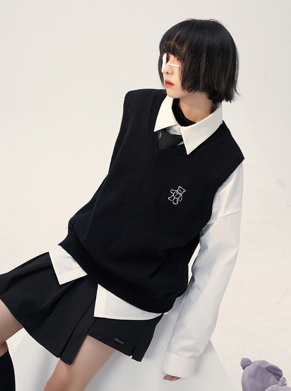 College Style Wool Knit Vest