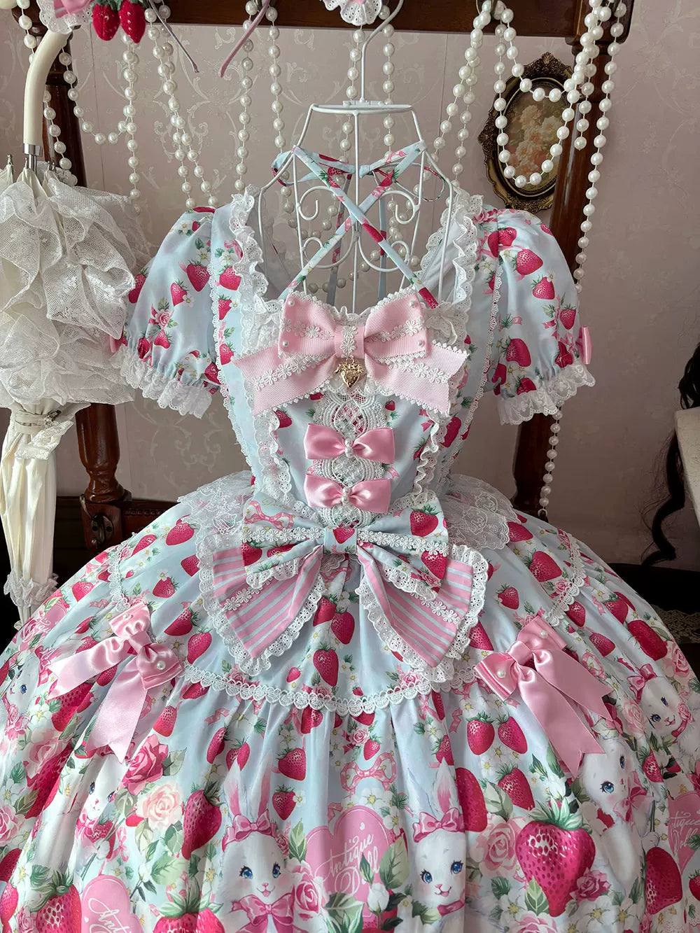 [Pre-order Deadline: April 29] Strawberry Rabbit Print Lace Ribbon Sweet Dress + Complete Set