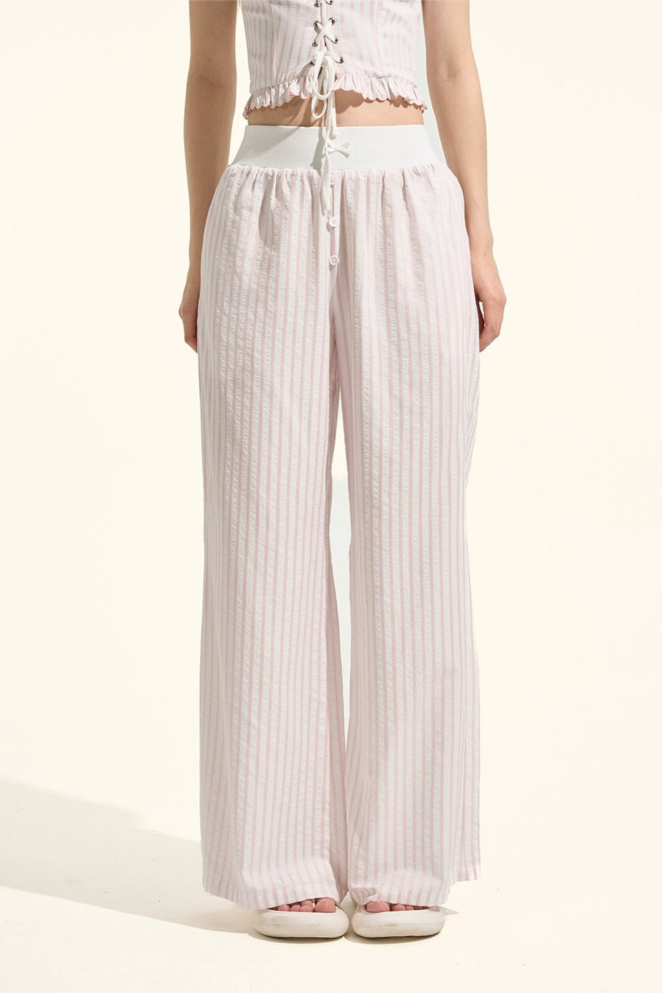 ストライプシャツ+ルーズパンツ+バンドゥ