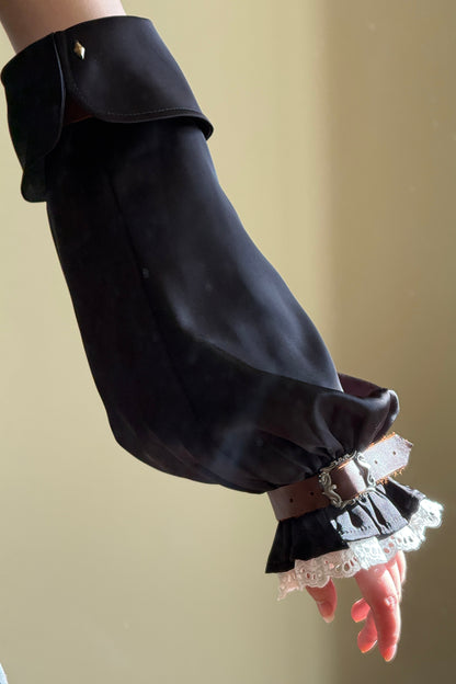 【12月28日予約締切】クラシカルファンタジーレースレザーバックルアームスリーブ