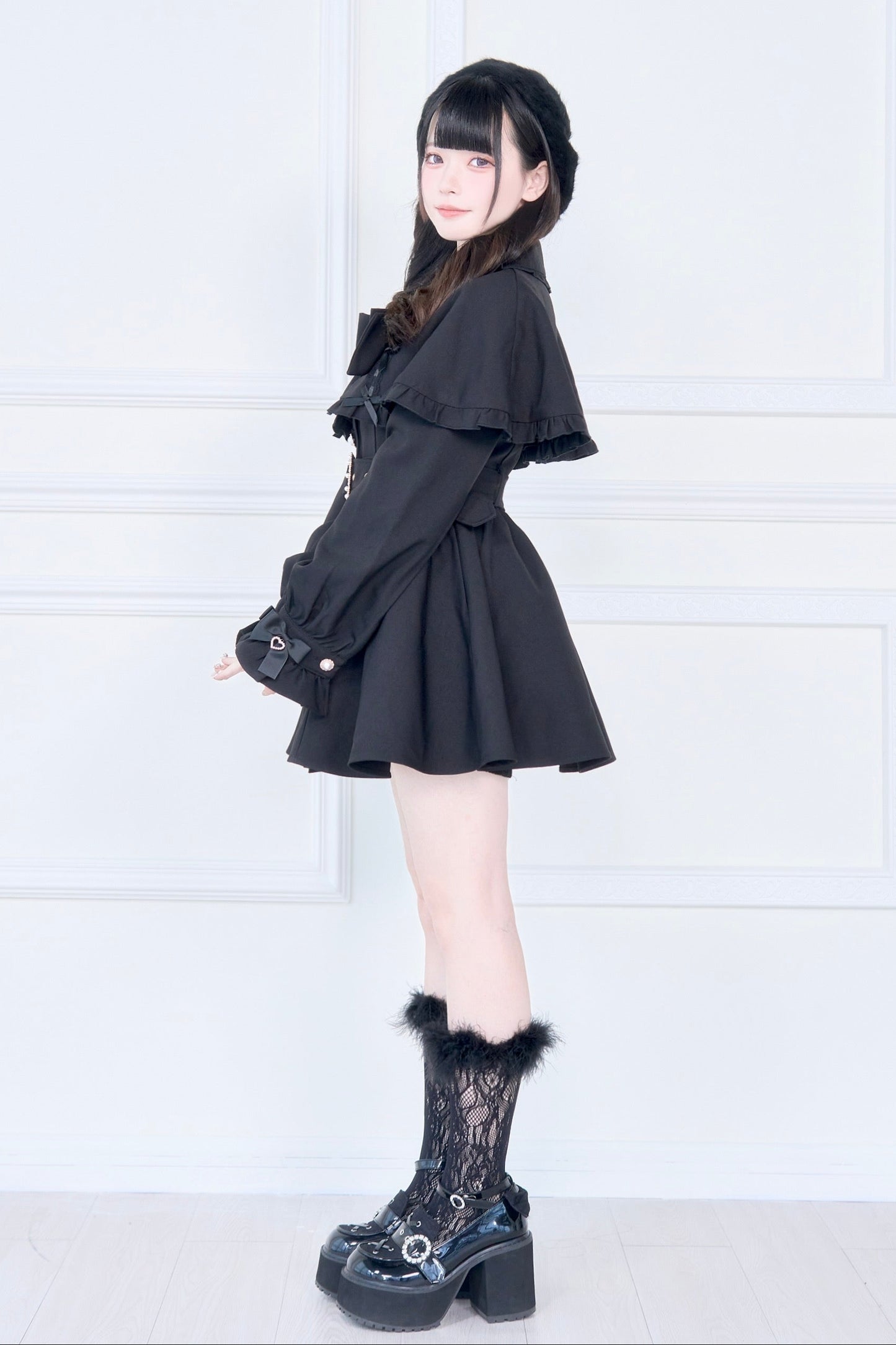 【予約商品】チェックアンドブラックケープショートトレンチクラウンリボンコート