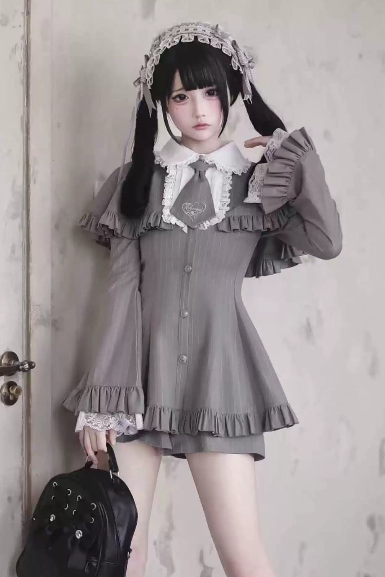 【12月8日予約締切】グレーストライプサブカルケープスーツセット＋ヘアバンド＋ヘアクリップ