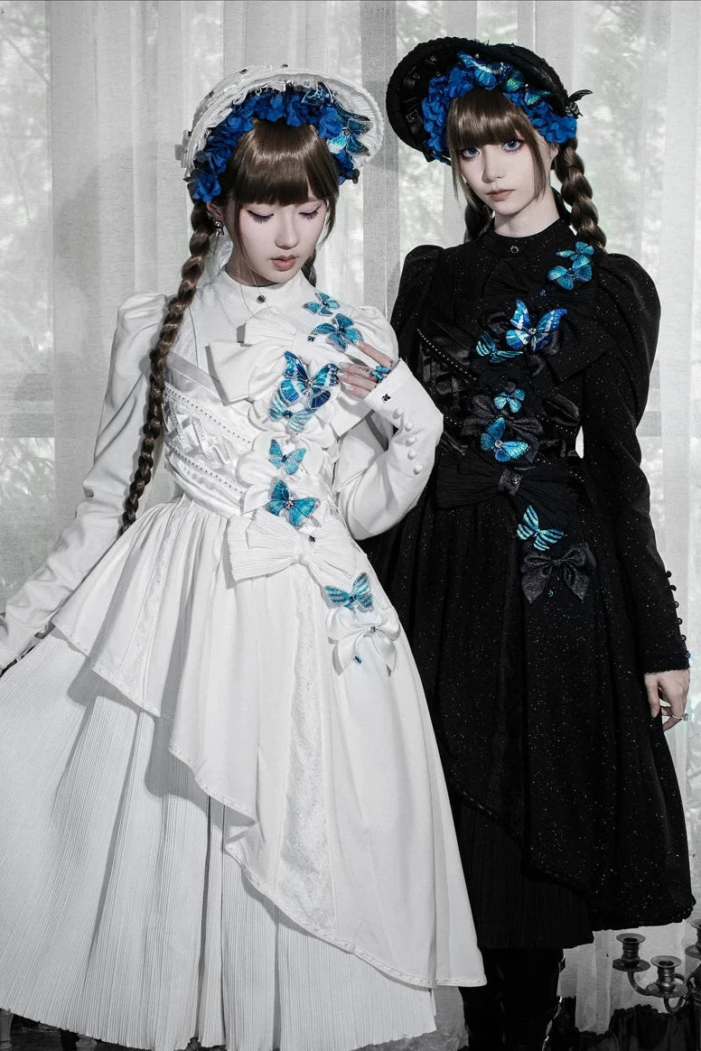 [Reservierungsschluss 14. Oktober] Schwarz/weißes Gothic-Lolita-Langkleid mit Schmetterlingsschleife, Stehkragen und asymmetrischen Lagen