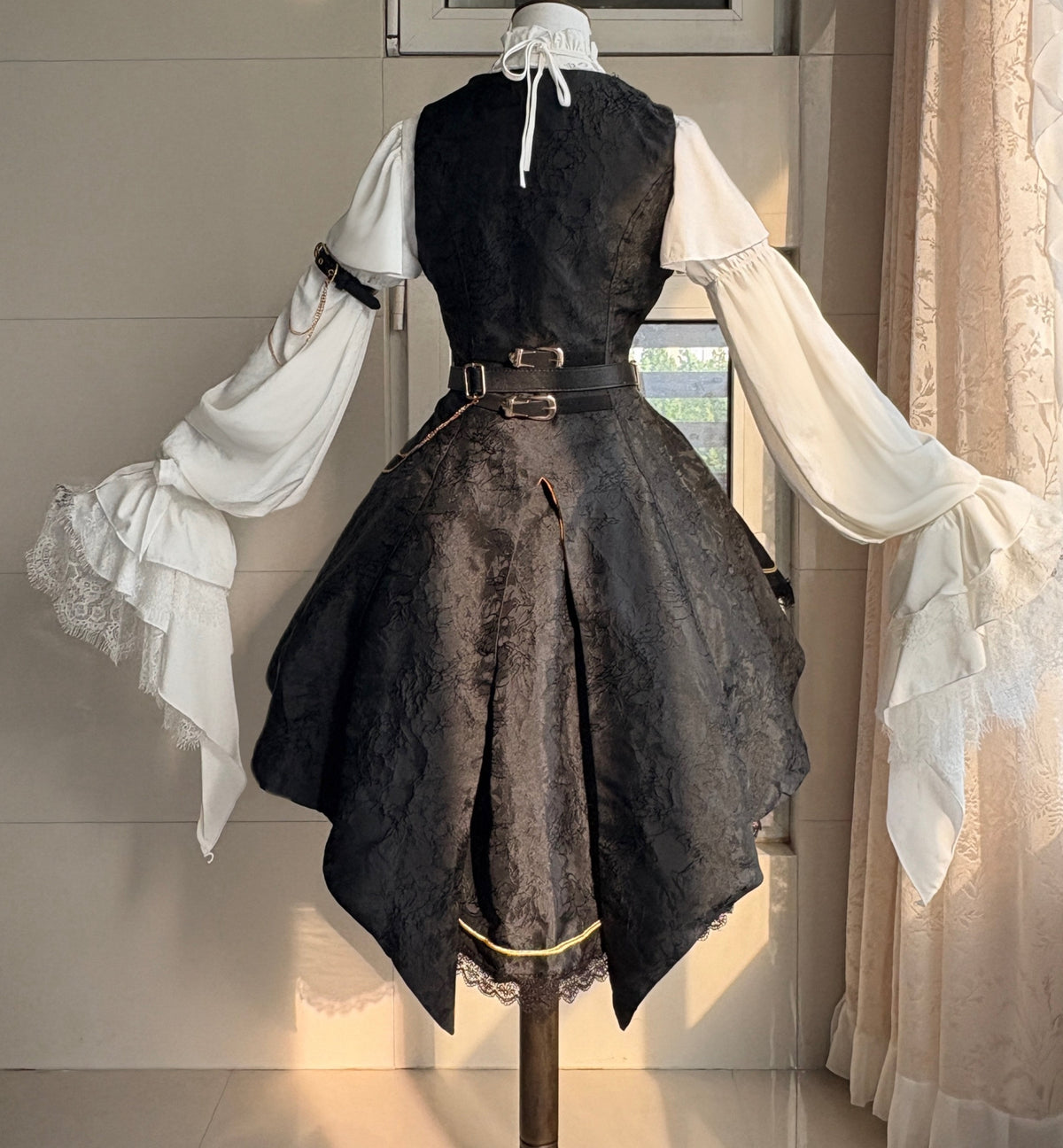 [Pre-order Deadline: December 2] Royal Gothic Military Prince Costume Complete Set (Shirt + Shorts + Long Vest with Train + One-Shoulder Fur Cape + Accessories)