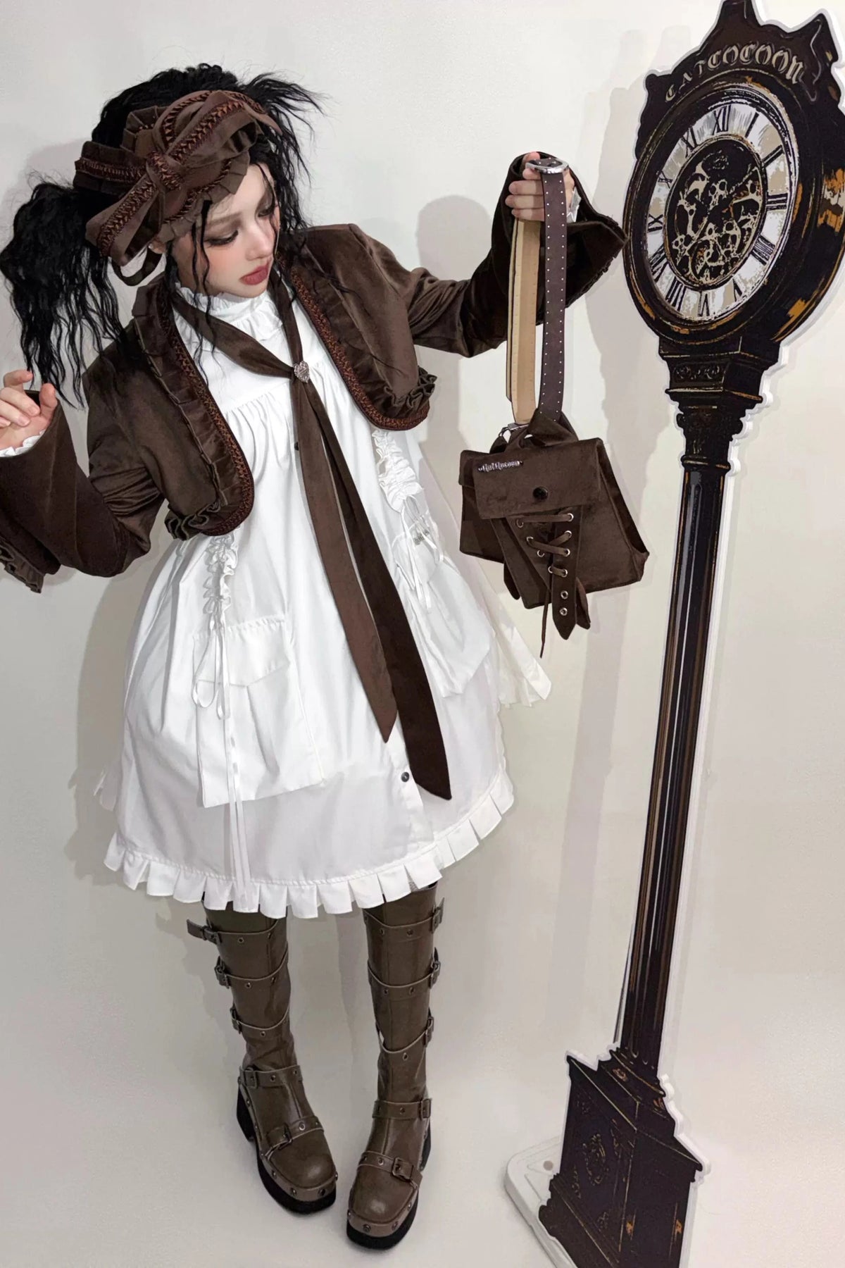 [Date limite de précommande : 11/6] Accessoires de la série steampunk marron x mode gothique noire (mini-chapeau à ruban cœur en velours + cravate à ruban motif cœur + sac de taille avec ceinture)