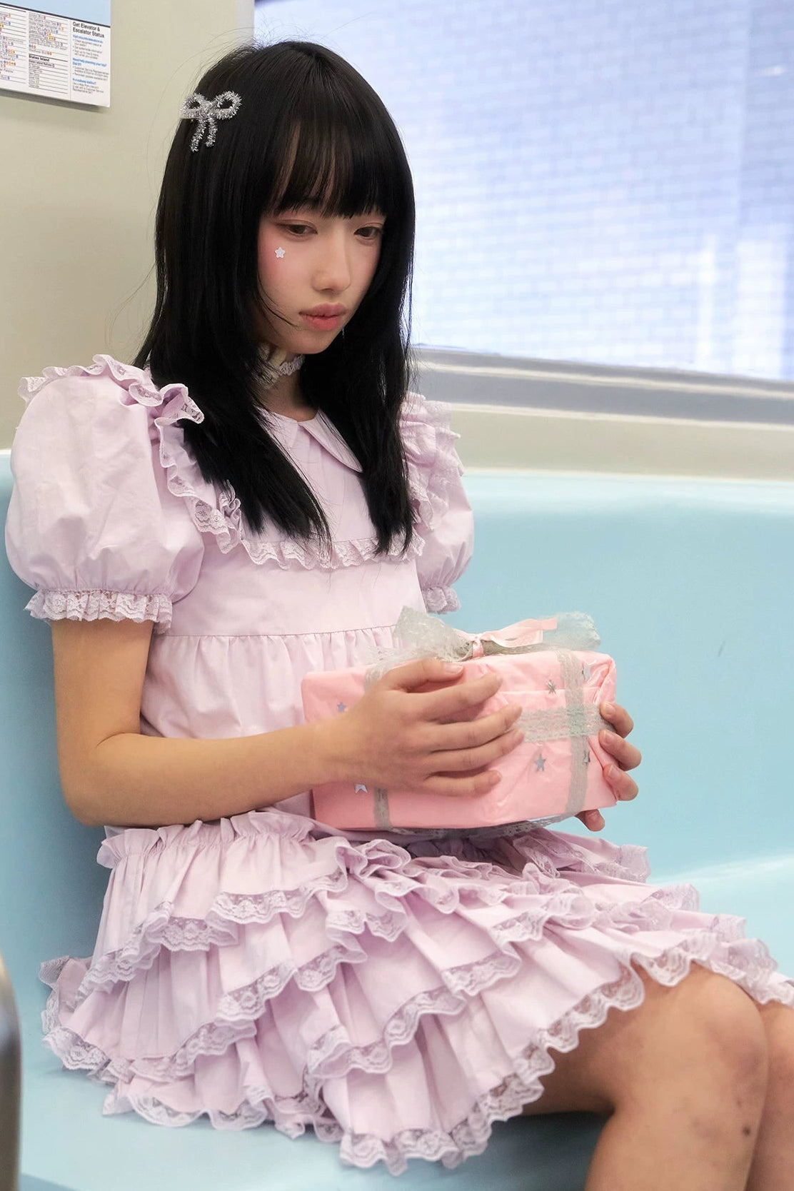 浅紫色蕾丝蛋糕连衣裙