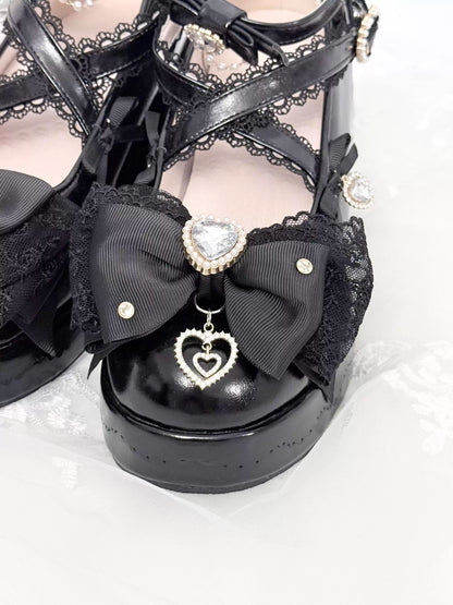【3월 23일 예약마감】 화이트 앤 블랙 라인스톤 레이스 리본 슈즈