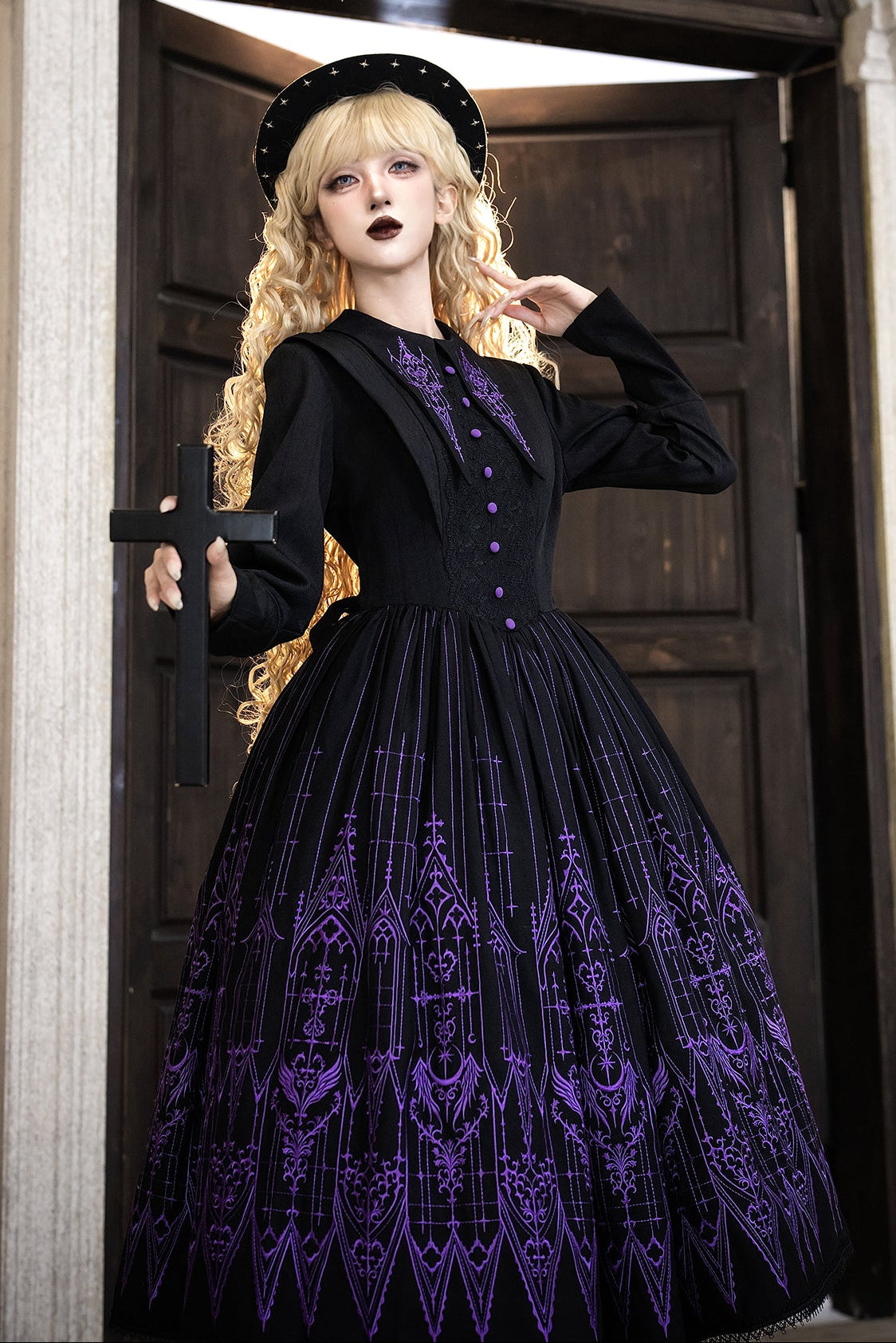 【12月27日予約締切】チャーチエンブロイダリーエレガントポインテッドカラーゴシックドレス