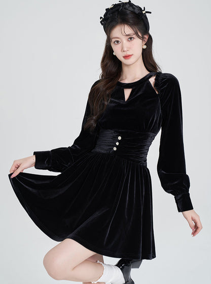 Robe en velours noir haut de gamme à col licou et épaules décolletées