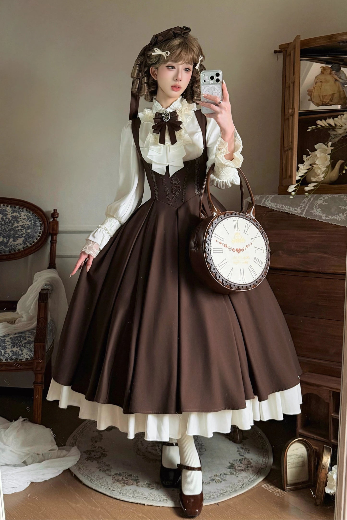 [Date limite de précommande : 9/19] Robe plissée bustier corset marron classique à broderie de roses [courte/longue]
