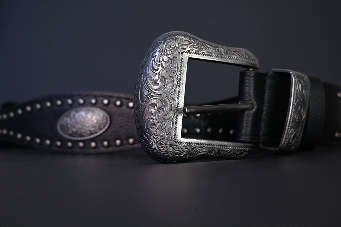 Weird House "Traceability" new Chinese retro exquisite carved belt women's design sense of national style irregular trousers