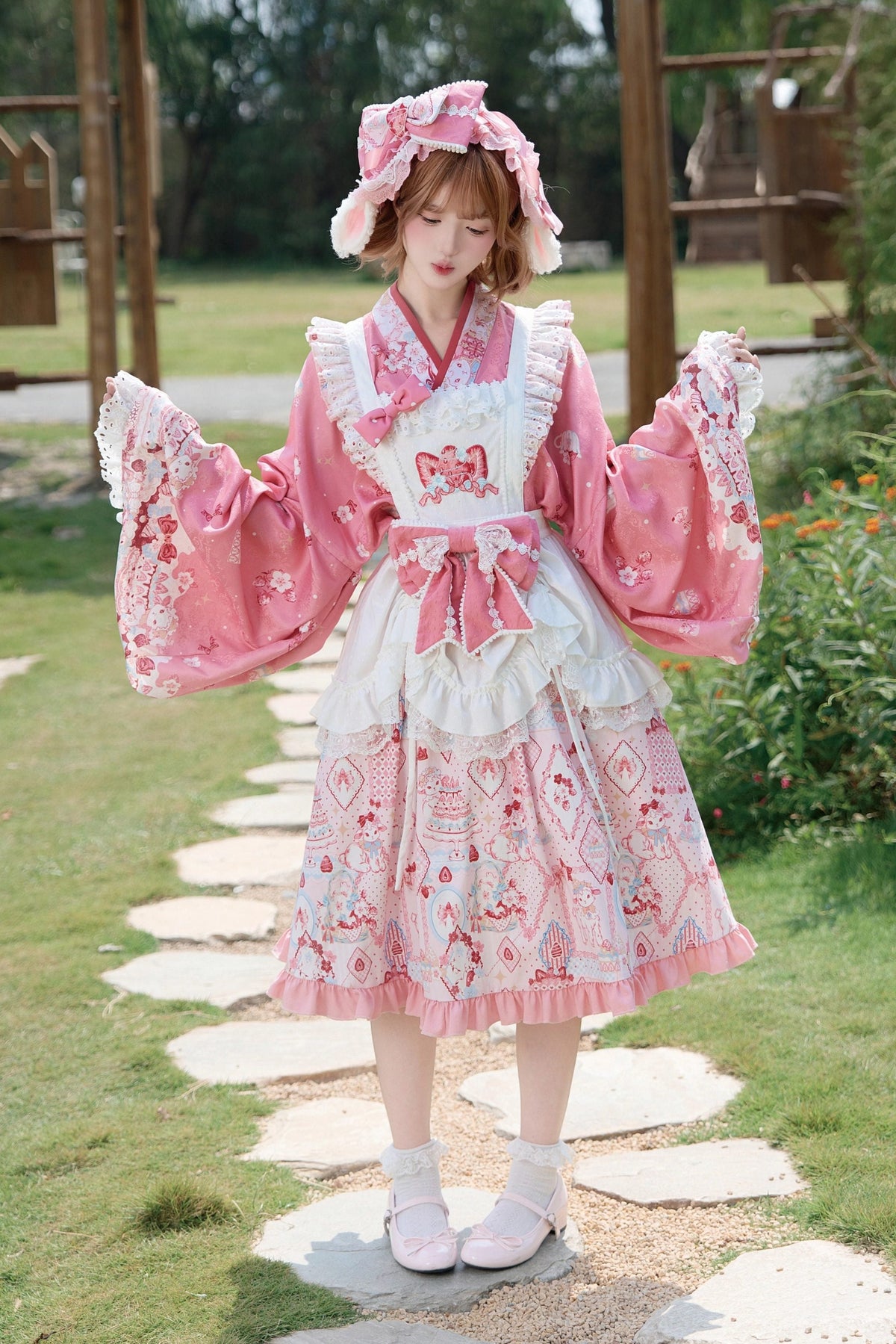 【10月21日予約締切】Pink/Blue Hanfu-inspired Little Lamb Tea Party Lace Wide Sleeve Blouse + Printed Ruffle Skirt + Pleated Mamian Skirt + Strawberry Embroidered Ribbon Lace Apron