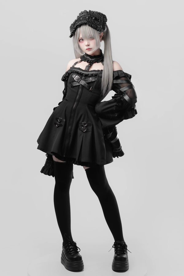 【8月22日予約締切】ゴシックバックルホルターアンドオフショルダーベルロングスリーブドレスセット＋ヘアバンド