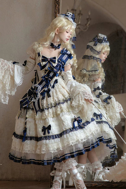 [Date limite de précommande : 9/28] Robe lolita princesse classique élégante royale blanc x bleu à nœud en dentelle et volants + ensemble complet (ras-de-cou/chapeau à voile/manches princesse [manches amovibles] /ceinture ruban/traîne à nœud au dos)