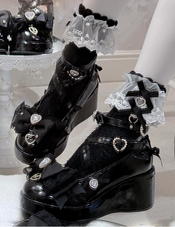 【3월 23일 예약마감】 화이트 앤 블랙 라인스톤 레이스 리본 슈즈