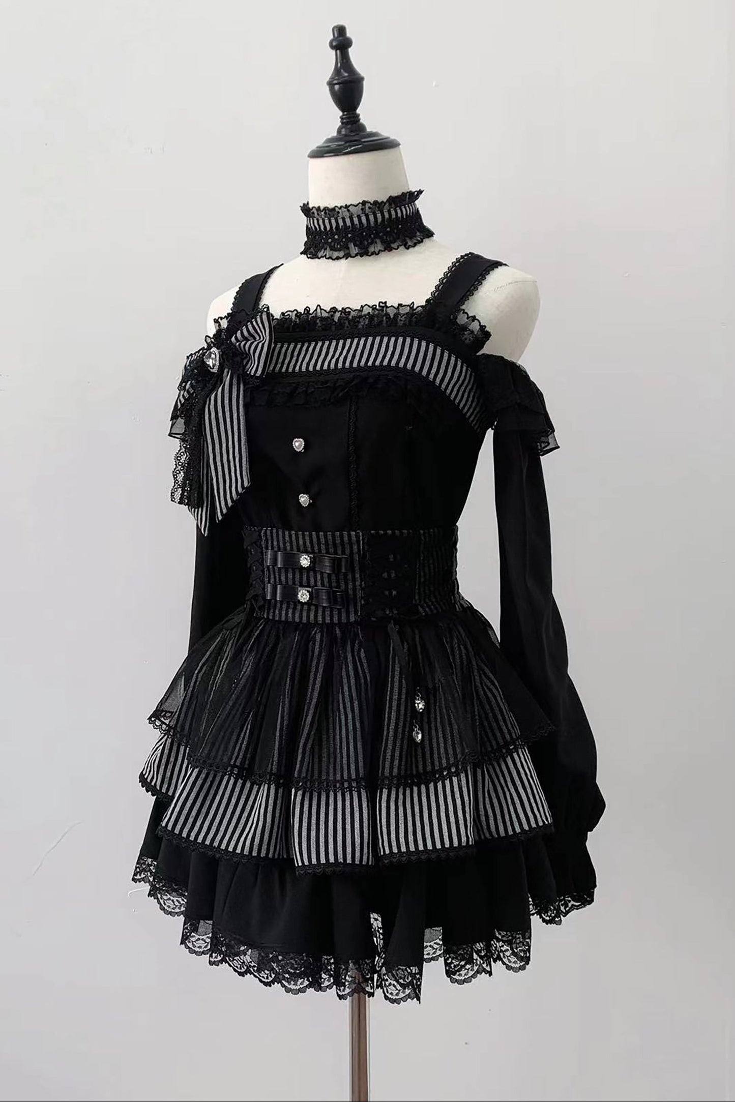 【12月6日予約締切】ブラックアンドストライプロングスリーブサストップス＋リボンケーキスカート＋チョーカー