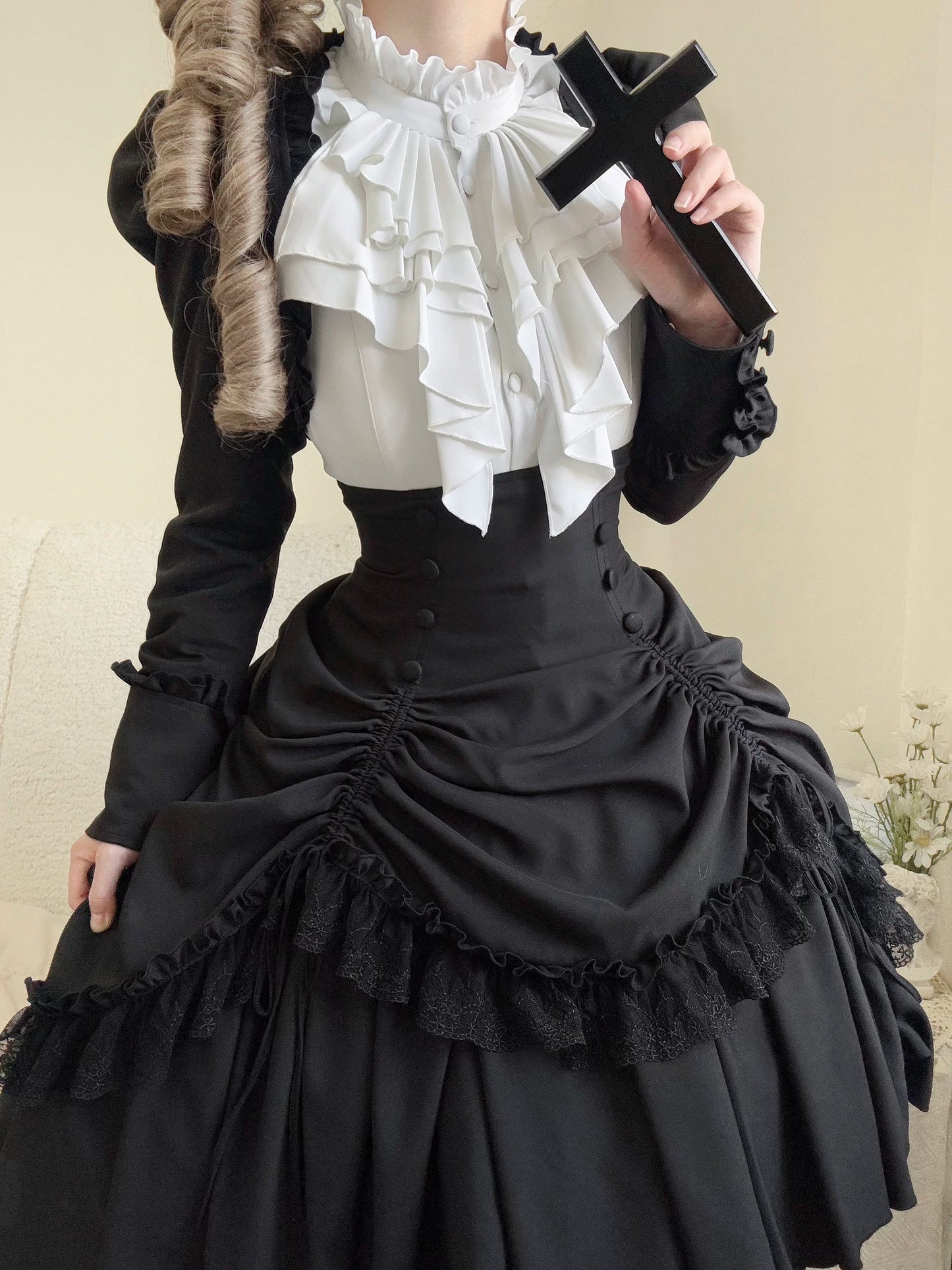 【3月6日予約締切】ダークゴシックブラックショートジャケット＋ホワイトシャツ＋ローズリボン