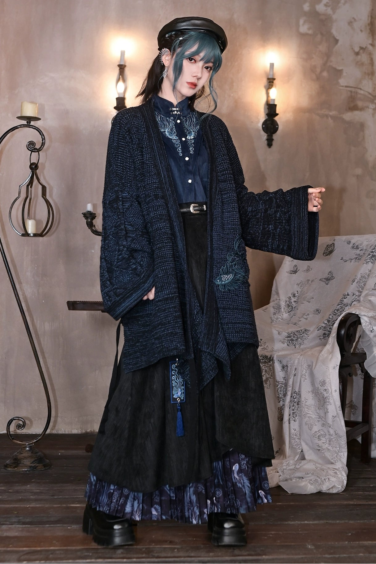 ダークフィンエンブロイダーカーディガン