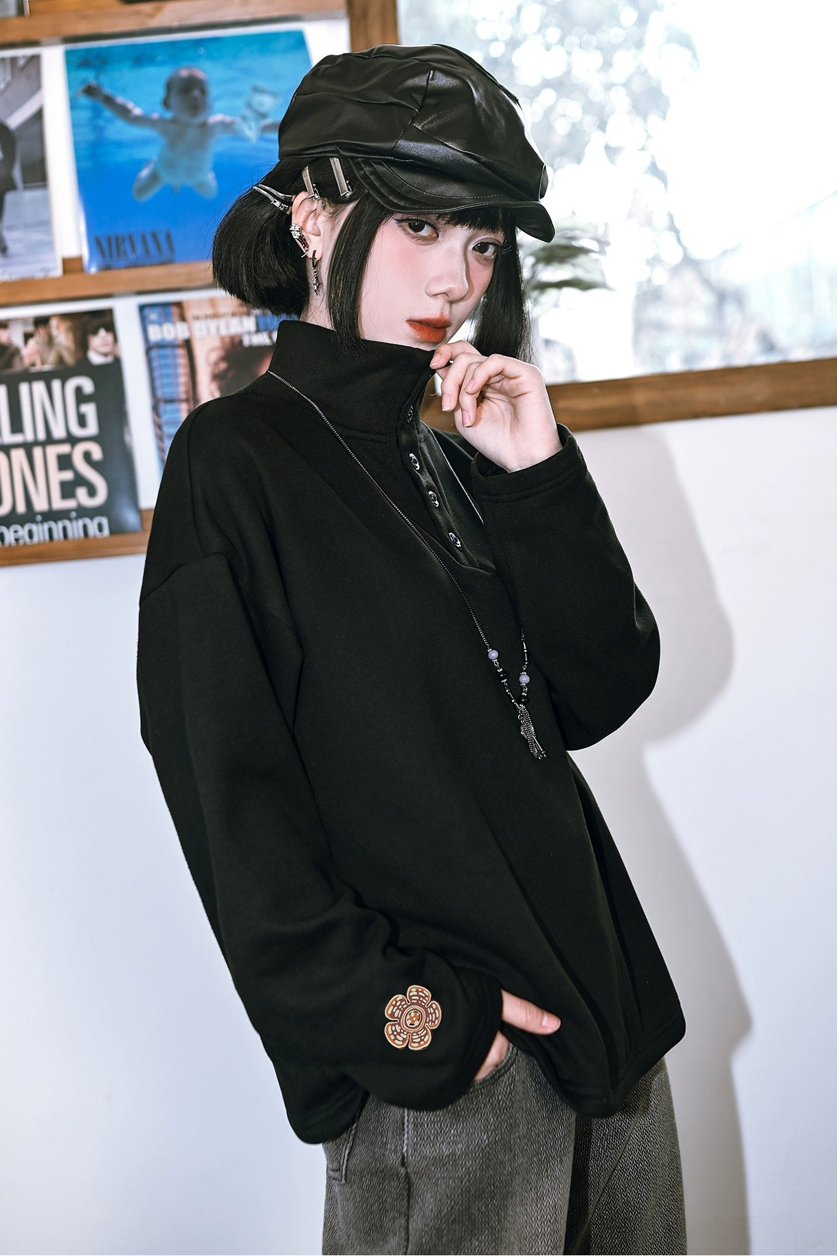 タンドカラーダークモードトップス