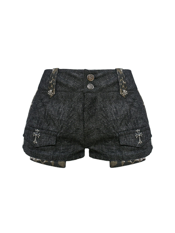 Off-shoulder girly top + shorts