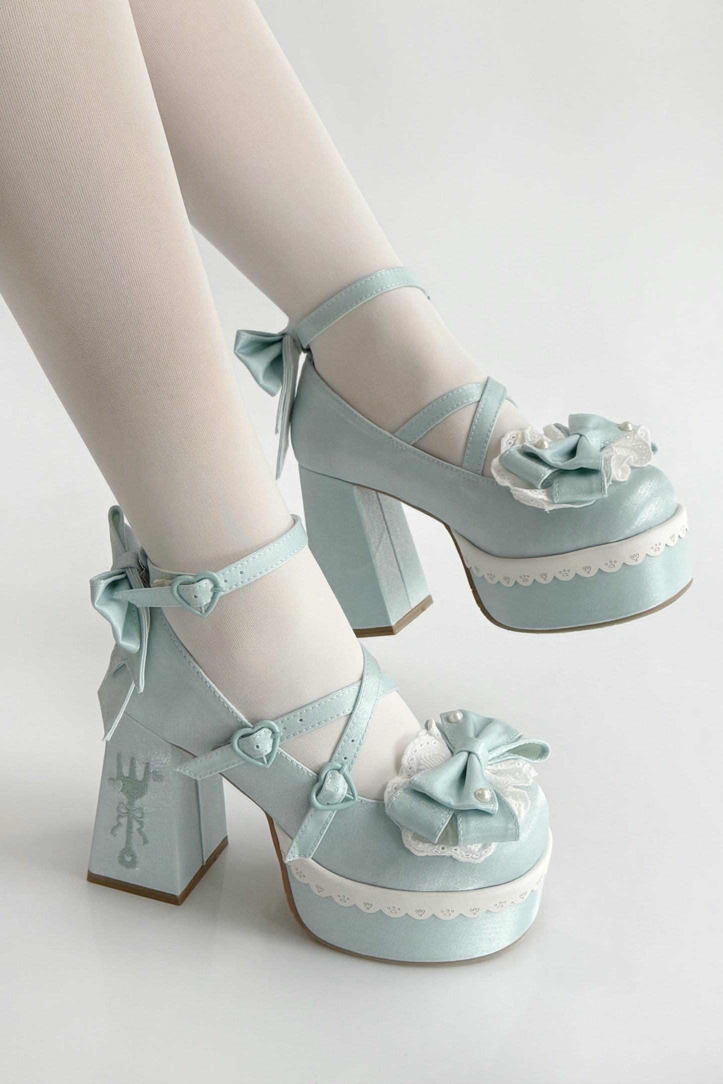 [Mar. 26, 2012 reservation deadline] Tea Time Cute Embroidery High Heels