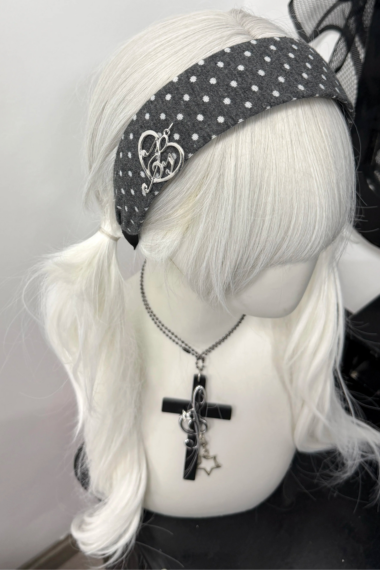 Gepunktetes Herz-Haarband