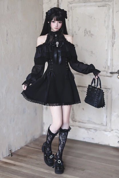 【8月30日予約締切】Black Gothic Off-Shoulder Frill Long Sleeve Dress with Bow Tie