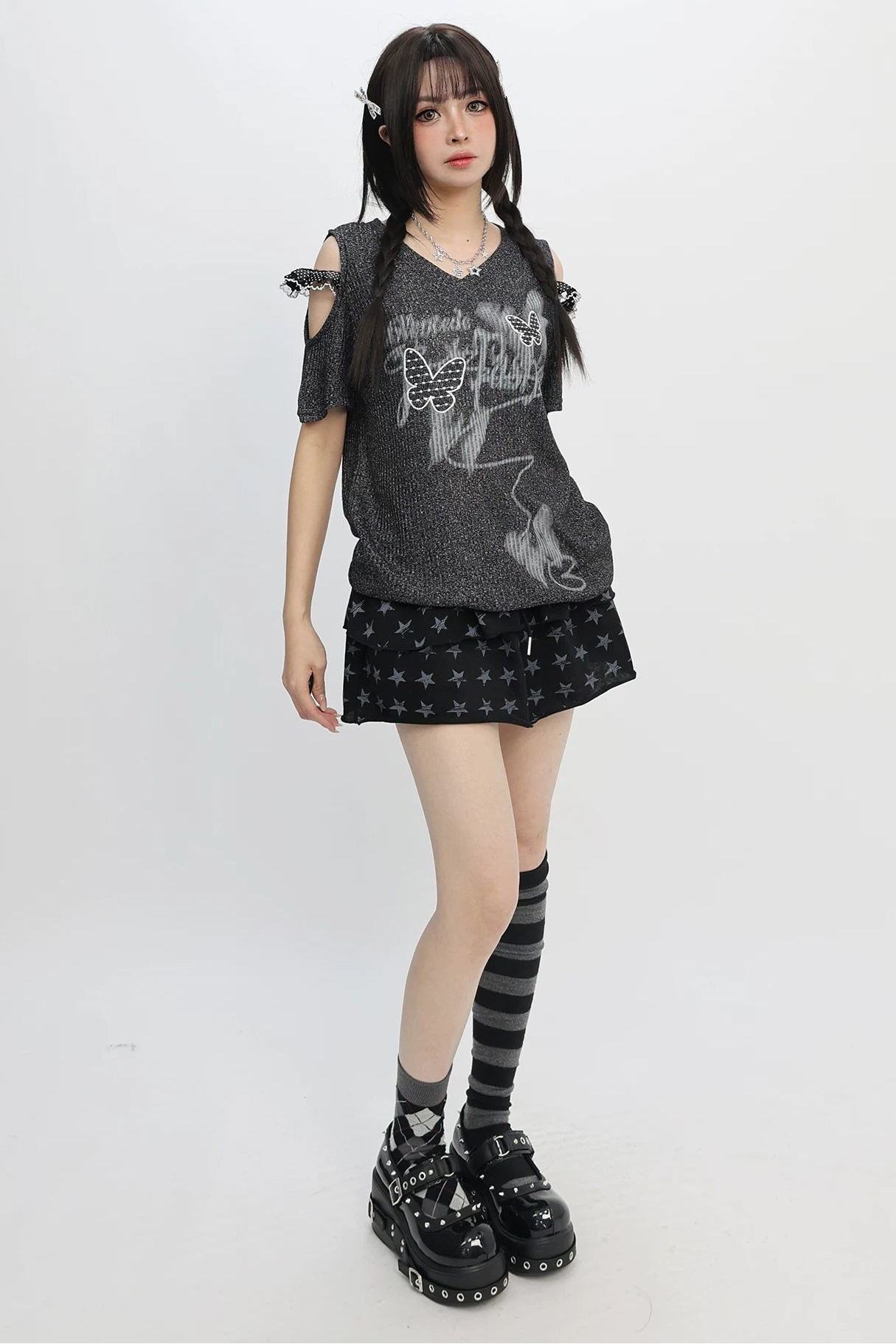 バタフライグラフィティオフショルダートップス