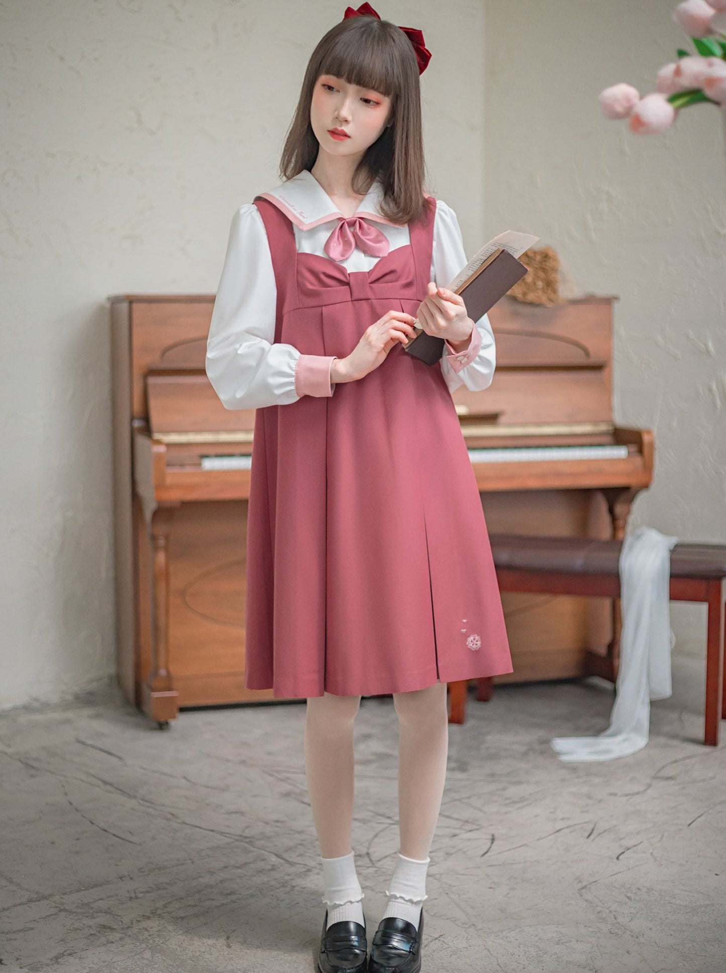 Milk pink skirt + sweet college blouse