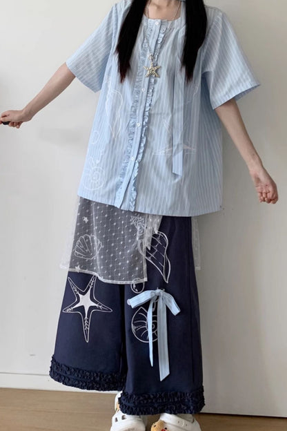 Gestreiftes Strandhemd + ärmelloses Hemd + Overshirt + Rock + weite Hose + Jeansrock